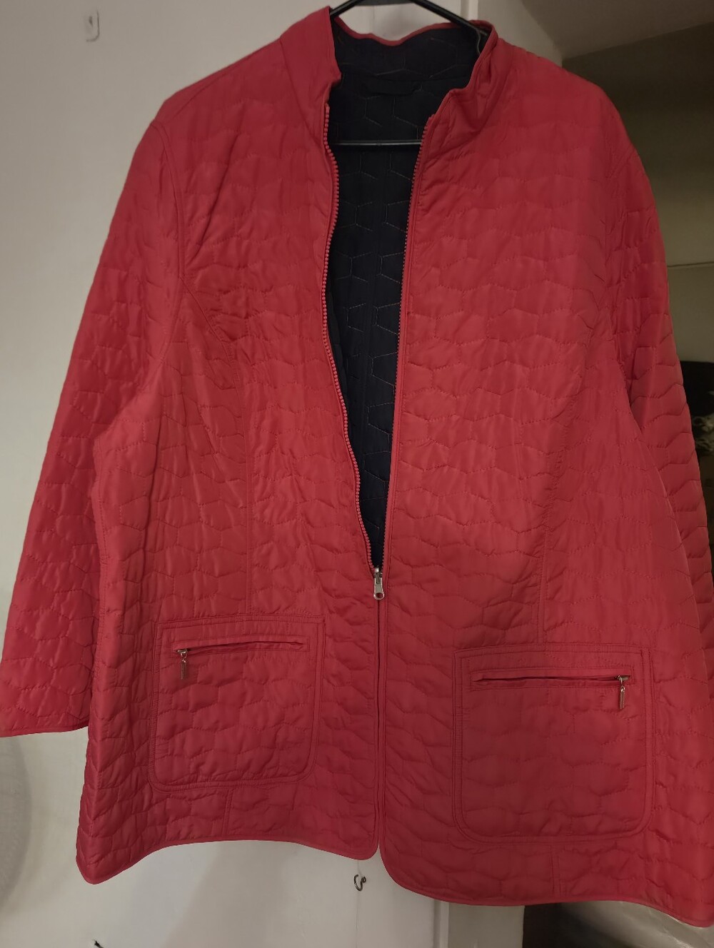 Sample Card - Rose Color Jacket - Picture 2 of 4